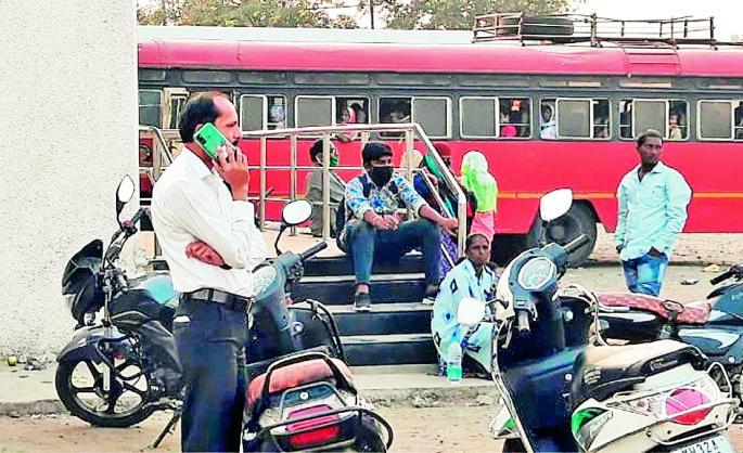 ST's voluntary retirement plan is getting very little response | एसटीच्या स्वेच्छानिवृत्ती योजनेला मिळतोय अत्यल्प प्रतिसाद