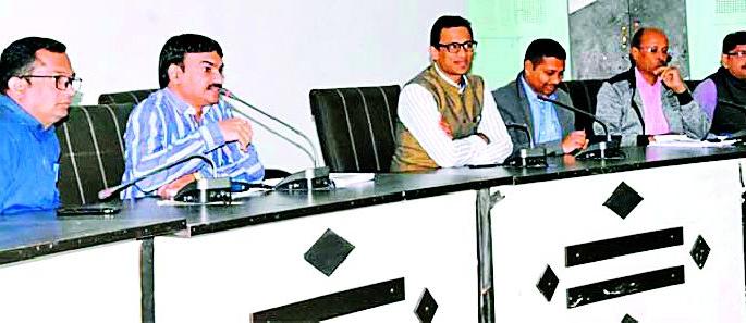 Solve voters problems | मतदारांच्या समस्या सोडवा Solve voters problems | मतदारांच्या समस्या सोडवा