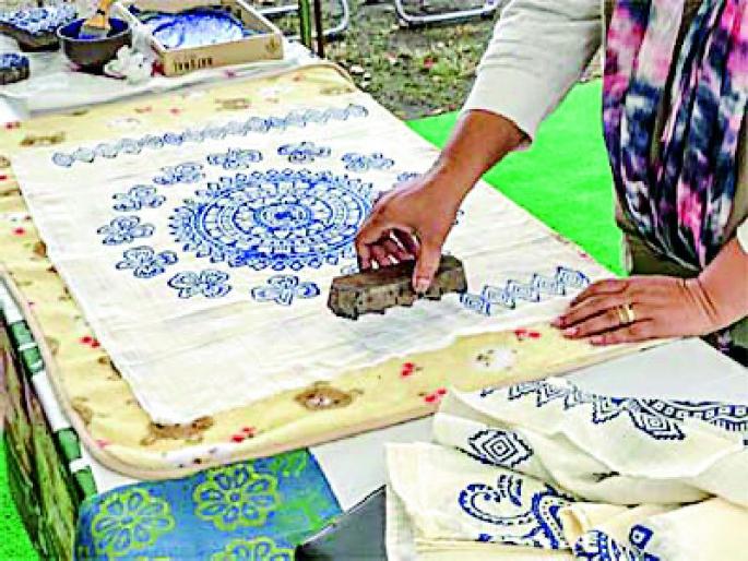 Employment to women giving 'cotton to cloth' | ‘कॉटन टू क्लॉथ’ देणार महिलांना रोजगार Employment to women giving 'cotton to cloth' | ‘कॉटन टू क्लॉथ’ देणार महिलांना रोजगार