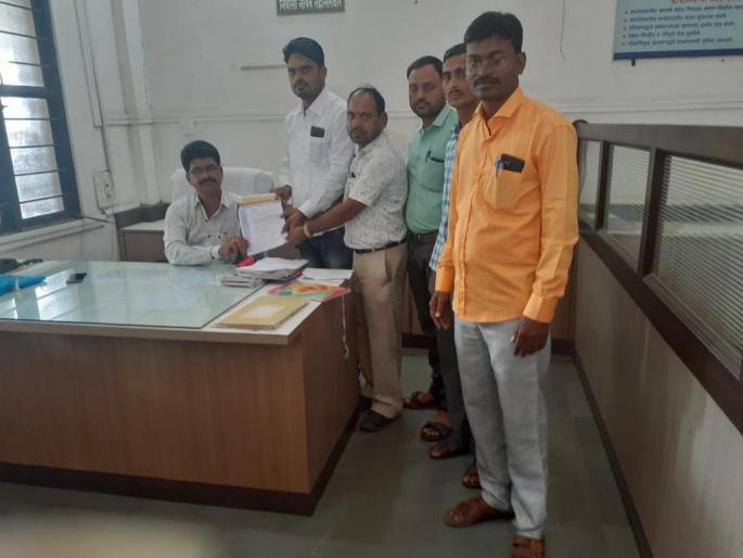 Teachers' opposition to BLO's extra work | बीएलओच्या अतिरिक्त कामांना शिक्षकांचा विरोध Teachers' opposition to BLO's extra work | बीएलओच्या अतिरिक्त कामांना शिक्षकांचा विरोध