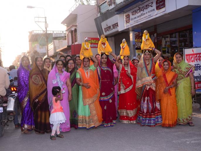 Mahoshwari Mahila Mandal organized Ganagaur festival | माहेश्वरी महिला मंडळातर्फे गणगौर सण उत्साहात  Mahoshwari Mahila Mandal organized Ganagaur festival | माहेश्वरी महिला मंडळातर्फे गणगौर सण उत्साहात