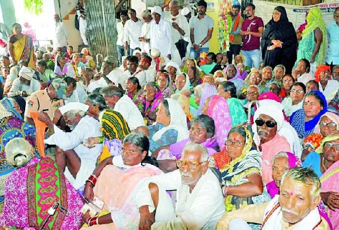 A gang of young people who age | तरुणांचे वय वाढवून देणारी टोळी