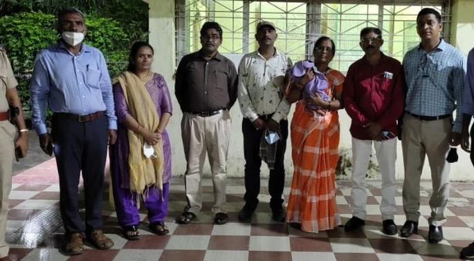 A gang selling newborn babies arrested by sting operation | नवजात बाळाची विक्री करणारी टोळी स्टिंग ऑपरेशन करून जेरबंद A gang selling newborn babies arrested by sting operation | नवजात बाळाची विक्री करणारी टोळी स्टिंग ऑपरेशन करून जेरबंद