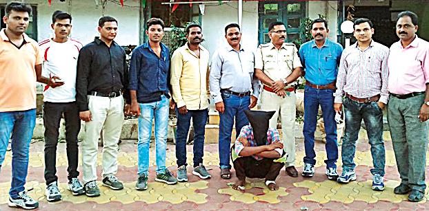 Older blood murdered minor riot | वृद्धाचा खून किरकोळ भांडणातून Older blood murdered minor riot | वृद्धाचा खून किरकोळ भांडणातून