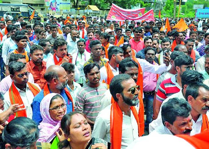Shivsena's District Caucheryar Morcha | शिवसेनेचा जिल्हा कचेरीवर मोर्चा Shivsena's District Caucheryar Morcha | शिवसेनेचा जिल्हा कचेरीवर मोर्चा