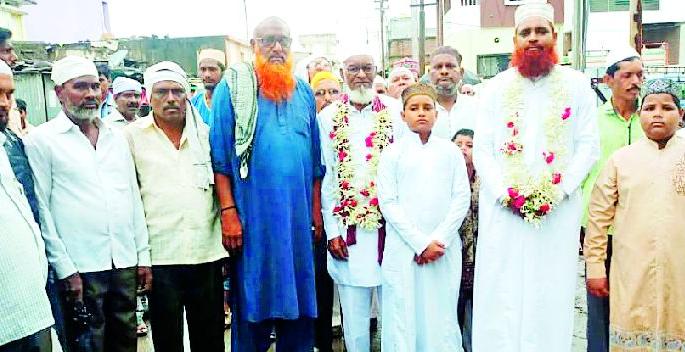 3 pilgrims from Digras leave for Haj pilgrimage | दिग्रस येथून ४७ यात्रेकरू हज यात्रेला रवाना