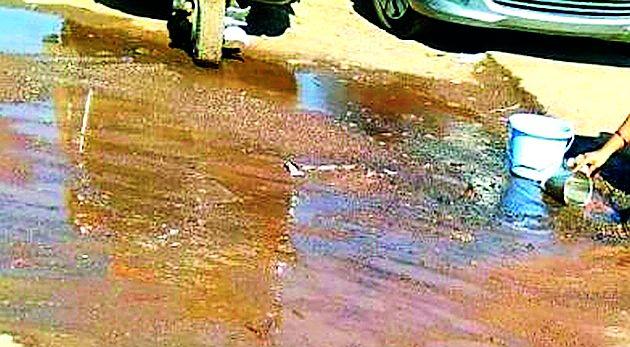 Majipra's system was shaky | ‘मजीप्रा’ची यंत्रणा ढेपाळली Majipra's system was shaky | ‘मजीप्रा’ची यंत्रणा ढेपाळली