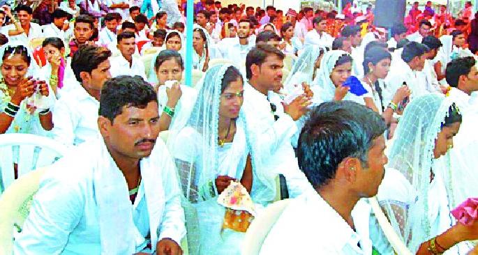 395 couples married at Padasa | पडसा येथे ३९५ जोडपी विवाहबद्ध