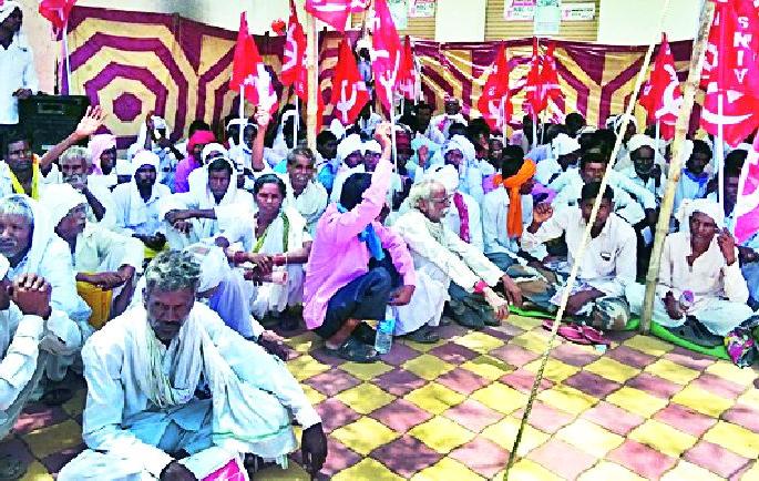 Fight for the freedom of seeds | बियाणे स्वातंत्र्यासाठी लढाई