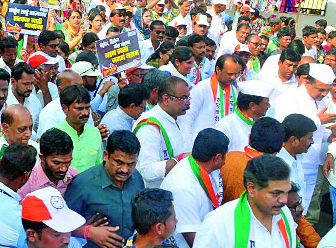 Nationalist Congress Party on the Road | राष्ट्रवादी काँग्रेस उतरली रस्त्यावर Nationalist Congress Party on the Road | राष्ट्रवादी काँग्रेस उतरली रस्त्यावर