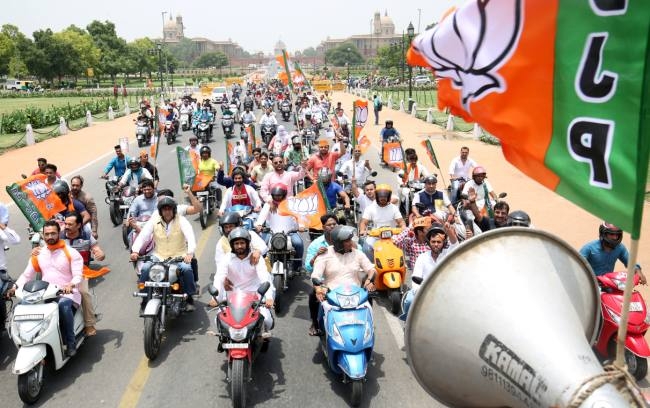 Candidates on holidays and activists also do not have a simple talk from the party, on behalf of the party | उमेदवार सुटीवर अन् कार्यकर्ते रुग्णशय्येवर, पक्षाकडून साधी विचारपूसही नाही Candidates on holidays and activists also do not have a simple talk from the party, on behalf of the party | उमेदवार सुटीवर अन् कार्यकर्ते रुग्णशय्येवर, पक्षाकडून साधी विचारपूसही नाही