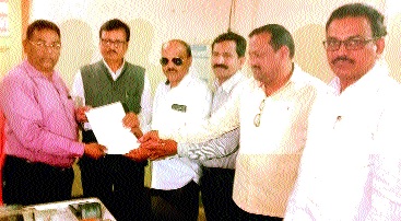 Aurangabad academic close composite | औरंगाबादेत शैक्षणिक बंद संमिश्र Aurangabad academic close composite | औरंगाबादेत शैक्षणिक बंद संमिश्र