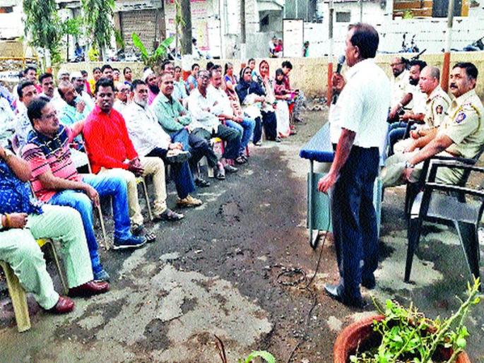 A meeting of peace committee in Manmad | मनमाडला शांतता समितीची बैठक