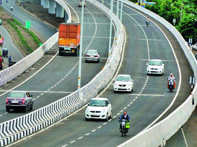 Two-wheeler bunker on the flyover! | उड्डाणपुलावर दुचाकी बंदीचे फलक!  Two-wheeler bunker on the flyover! | उड्डाणपुलावर दुचाकी बंदीचे फलक!