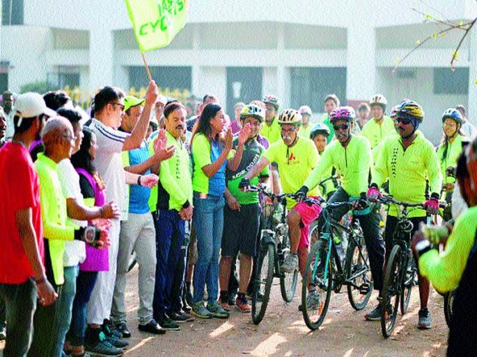 Pollution Message from cycle rally | सायकल रॅलीतून प्रदूषणमुक्तीचा संदेश Pollution Message from cycle rally | सायकल रॅलीतून प्रदूषणमुक्तीचा संदेश