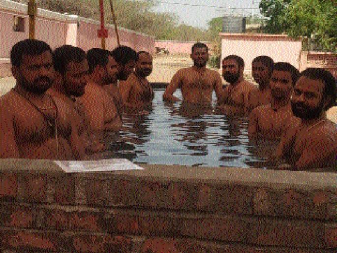 Kanchi Kamkoti Peeth at Rainfall in Parli for Drought Redressal | दुष्काळ निवारणासाठी परळीमध्ये कांची कामकोटी पीठातर्फे पर्जन्ययाग