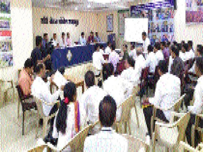 102 requests in beed ZP and 21 administrative transfers | बीड जि.प.मध्ये १०२ विनंती तर २१ प्रशासकीय बदल्या