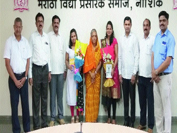 Students' Success in MPSC Examination | विद्यार्थिनींचे एमपीएससी परीक्षेत यश  Students' Success in MPSC Examination | विद्यार्थिनींचे एमपीएससी परीक्षेत यश