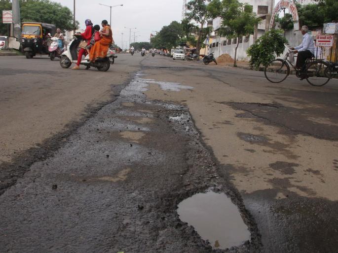 laboratory of checking of the road in Nagpur is Closed | नागपुरातील रस्त्याची गुणवत्ता तपासणारी प्रयोगशाळा बंद laboratory of checking of the road in Nagpur is Closed | नागपुरातील रस्त्याची गुणवत्ता तपासणारी प्रयोगशाळा बंद