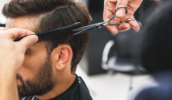 The youth of the barber community turned to self-employed | नाभिक समाजातील युवक वळले स्वयंरोजगाराकडे