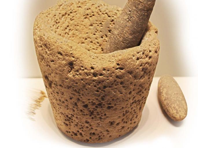 Stone age 'Khal-batta'- twelve thousand years ago man made design is same even today! | खलबत्ता- तब्बल बारा हजार वर्षांपूर्वी माणसाने घडवला, आजही ते जुनंच ‘डिझाइन’ कायम आहे! Stone age 'Khal-batta'- twelve thousand years ago man made design is same even today! | खलबत्ता- तब्बल बारा हजार वर्षांपूर्वी माणसाने घडवला, आजही ते जुनंच ‘डिझाइन’ कायम आहे!