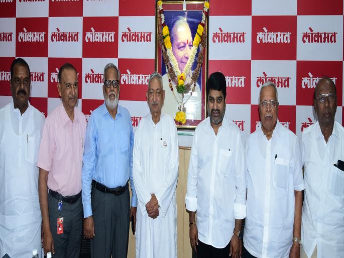 In the Lok Sabha election arena for the ideology of common interest says Shahu Chhatrapati | Kolhapur LokSabha Constituency: सर्वसामान्यांच्या हिताच्या विचारधारेसाठी रिंगणात - शाहू छत्रपती In the Lok Sabha election arena for the ideology of common interest says Shahu Chhatrapati | Kolhapur LokSabha Constituency: सर्वसामान्यांच्या हिताच्या विचारधारेसाठी रिंगणात - शाहू छत्रपती