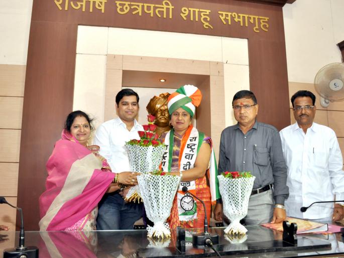 The daughter of Karnataka, the Mayor of Kolhapur | माधवी गवंडी कोल्हापूरच्या महापौरपदी बिनविरोध