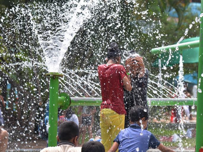 'Fool to Dhamal' of Lizards at Dreamworld Water Park | ड्रीमवर्ल्ड वॉटर पार्कमध्ये चिमुकल्यांची ‘फुल्ल टू धमाल’ 'Fool to Dhamal' of Lizards at Dreamworld Water Park | ड्रीमवर्ल्ड वॉटर पार्कमध्ये चिमुकल्यांची ‘फुल्ल टू धमाल’