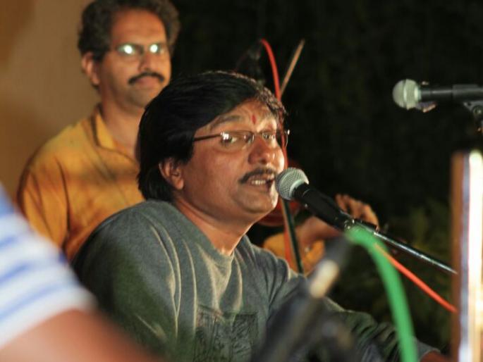 Victory on disability, Kolhapuri Jind, Second innings on public platform | अपंगत्वावर विजय, कोल्हापुरी जिद्द, सार्वजनिक व्यासपीठावर सेकंड इनिंग्ज Victory on disability, Kolhapuri Jind, Second innings on public platform | अपंगत्वावर विजय, कोल्हापुरी जिद्द, सार्वजनिक व्यासपीठावर सेकंड इनिंग्ज