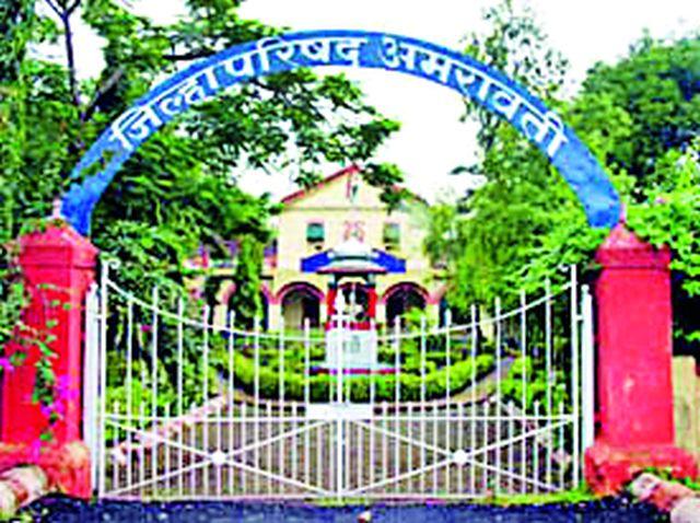 False information, notice to 60 teachers | खोटी माहिती अंगलट, ६० शिक्षकांना नोटीस False information, notice to 60 teachers | खोटी माहिती अंगलट, ६० शिक्षकांना नोटीस