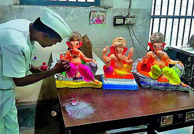 Ganaraya was created by criminal hands | गुन्हेगारी हाताने साकारले गणराया