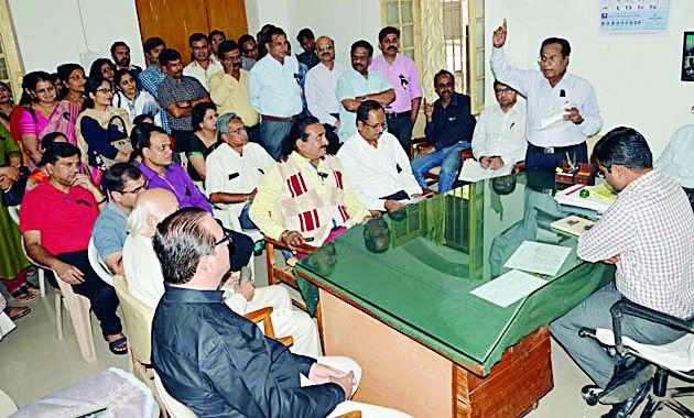 Black Day celebrated by IMA 750 doctors | आयएमएच्या ७५० डॉक्टरांनी पाळला काळा दिवस