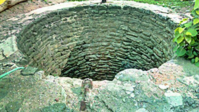 Second victim of diarrhea; Wife's death, husband's hospital | अतिसाराचा दुसरा बळी; पत्नीचा मृत्यू, पती रुग्णालयात
