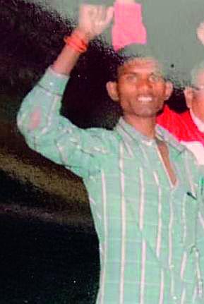 The girl who touches the girls is in a perverted city | मुलींना छेडणारा ‘तो’ विकृत शहरात फिरतोय मोकाट The girl who touches the girls is in a perverted city | मुलींना छेडणारा ‘तो’ विकृत शहरात फिरतोय मोकाट