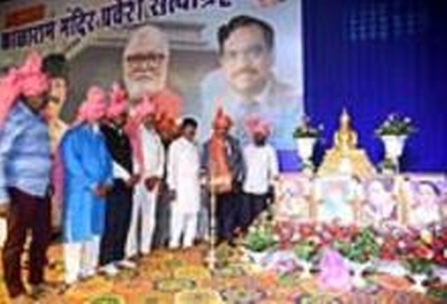 Light the temple satyagraha with the performance of Bhima songs | भीम गीतांच्या सादरीकरणाने मंदिर सत्याग्रहाला उजाळा