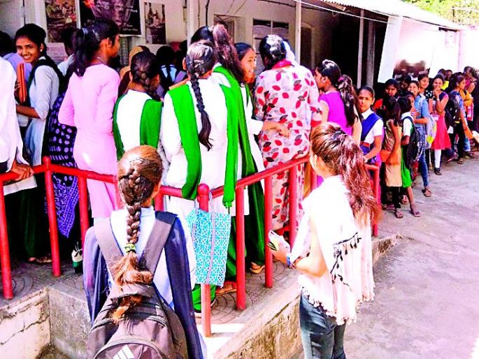 Many people have forgotten their plans | ‘फेक’ योजनांचा अनेकांना भुर्दंड Many people have forgotten their plans | ‘फेक’ योजनांचा अनेकांना भुर्दंड