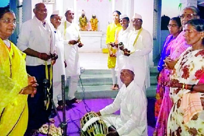 Volume due to corona in the tradition of Ashadhi | आषाढीच्या परंपरेत कोरोनामुळे खंड