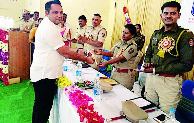 The Police Patils | पोलीस पाटलांच्या पाठीवर शाबासकीची थाप The Police Patils | पोलीस पाटलांच्या पाठीवर शाबासकीची थाप