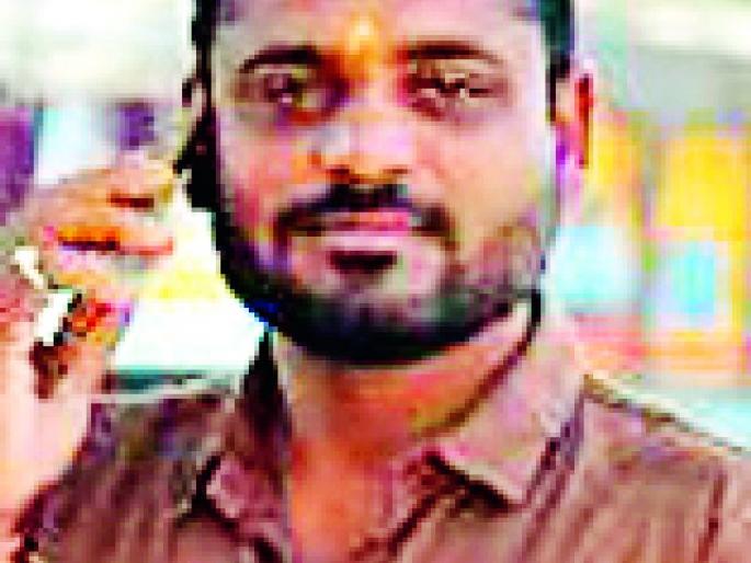 The two-wheeler collapsed on the wall and killed young people | दुचाकी भिंतीवर आदळून तरूण ठार