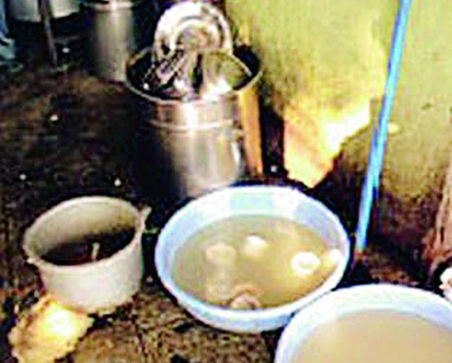 34 percent of the drinking water source is polluted in the district | जिल्ह्यात ३४ टक्के पेयजलस्रोत दूषित 34 percent of the drinking water source is polluted in the district | जिल्ह्यात ३४ टक्के पेयजलस्रोत दूषित