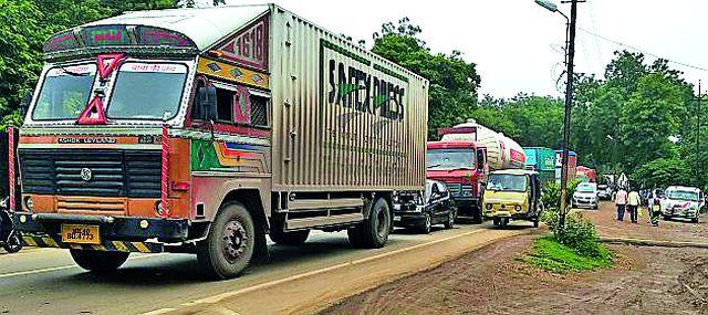 The Bhandara bypass on the highway has been halted for decades | महामार्गावरील भंडारा बायपास दशकापासून रखडला