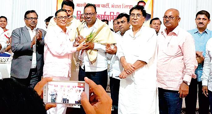 BJP is not a family party but party workers | भाजप हा परिवाराचा पक्ष नसून कार्यकर्त्यांचा पक्ष