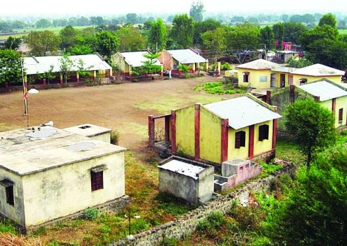 This school become A treasure of prizes | बक्षीसांचा खजिना असलेली शाळा