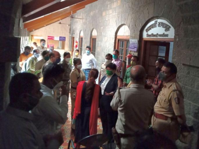 Chhawa Jankranti demands action against irresponsible hospitals; He also raised the issue of bogus seeds and increase in electricity bills | छावा जनक्रांतीची बेजबाबदार रुग्णालयांवर कारवाईची मागणी ; वीजबील वाढीचा मुद्दाही मांडला Chhawa Jankranti demands action against irresponsible hospitals; He also raised the issue of bogus seeds and increase in electricity bills | छावा जनक्रांतीची बेजबाबदार रुग्णालयांवर कारवाईची मागणी ; वीजबील वाढीचा मुद्दाही मांडला