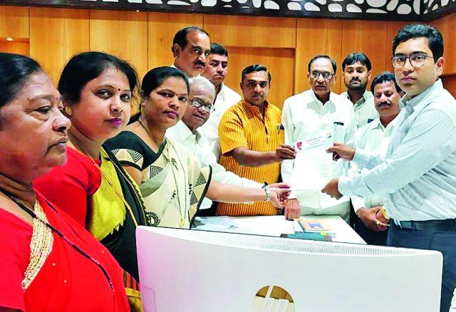 Grant subsidy to cotton growers | कापूस उत्पादकांना सानुग्रह अनुदान द्या Grant subsidy to cotton growers | कापूस उत्पादकांना सानुग्रह अनुदान द्या