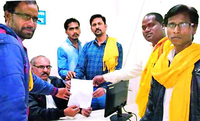 Stop the injustice of tribal people in Melghat | मेळघाटातील आदिवासींवरील अन्याय थांबवा Stop the injustice of tribal people in Melghat | मेळघाटातील आदिवासींवरील अन्याय थांबवा