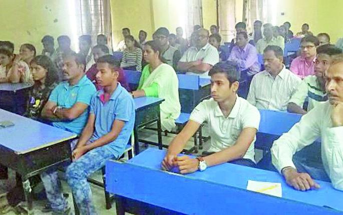 Students, work smart than hardwork | विद्यार्थ्यांनो, हार्डवर्कपेक्षा स्मार्ट वर्क करा Students, work smart than hardwork | विद्यार्थ्यांनो, हार्डवर्कपेक्षा स्मार्ट वर्क करा