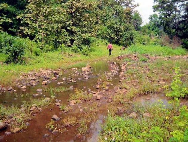 The villagers of Raipur have started with help | रायपूर येथील ग्रामस्थ मदतीने सुखावले The villagers of Raipur have started with help | रायपूर येथील ग्रामस्थ मदतीने सुखावले