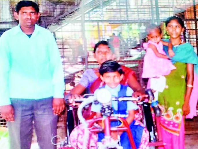 Divine heirs have been waiting for financial help for over a year | दिव्यांग वारस एक वर्षापासून आर्थिक मदतीच्या प्रतीक्षेत Divine heirs have been waiting for financial help for over a year | दिव्यांग वारस एक वर्षापासून आर्थिक मदतीच्या प्रतीक्षेत