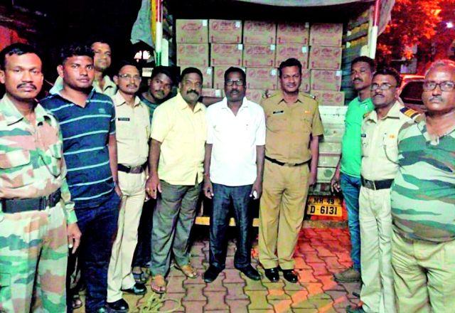 20 lakhs of dowry seized | २० लाखांचा दारूसाठा जप्त 20 lakhs of dowry seized | २० लाखांचा दारूसाठा जप्त